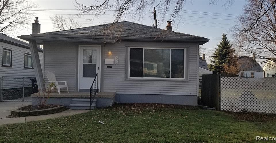 1st image of 553 Mayflower Ave