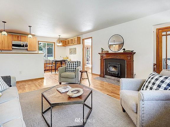 5th image of 6610 47th Street Ct W
