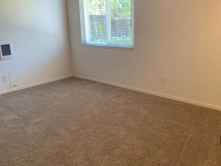 2542 Crescent Ave — Photo 26