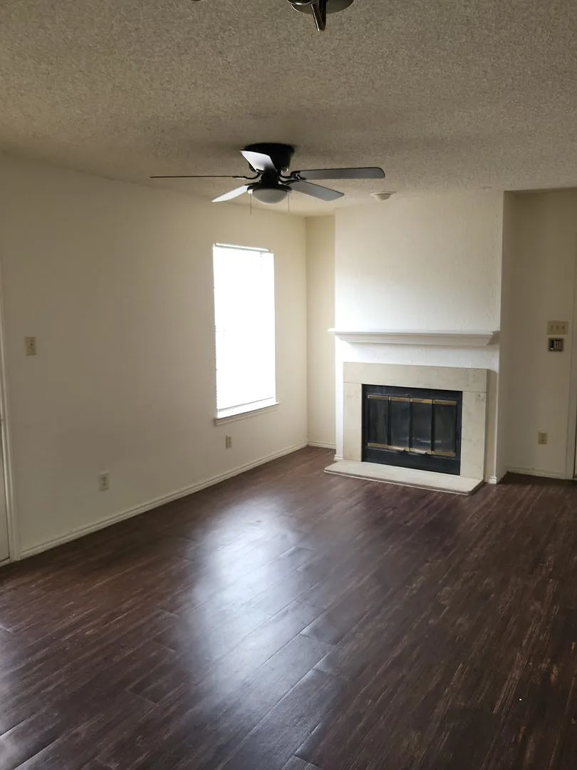 Building Photo - 1741 Crest Grove Dr