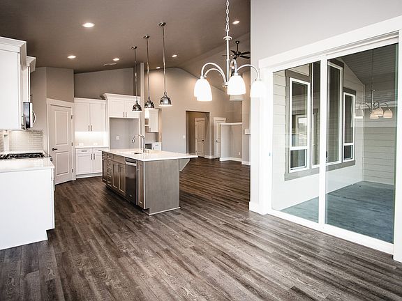 3rd image of 341 Chardonnay Ct