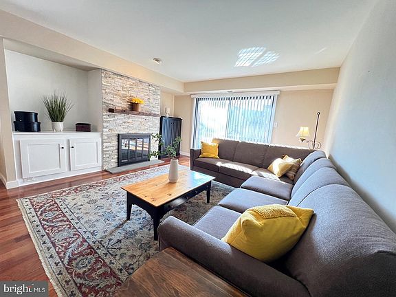 3rd image of 501 Stonybrook Dr #501