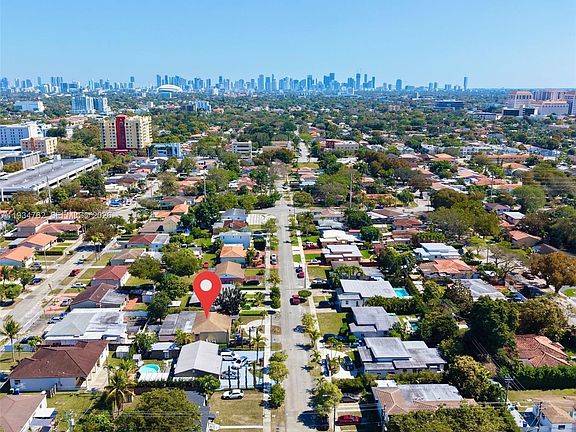 4th image of 4361 SW 3rd St