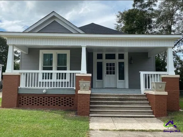 95 S Dooley St, Hawkinsville, GA 31036