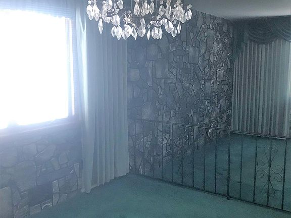 3rd image of 87 Ainsworth Ave