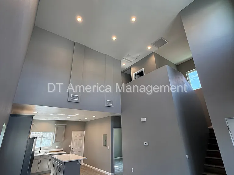 5484 Timothy Dr — Photo 7