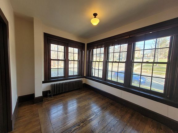5th image of 1534 Woodland Ave APT 2