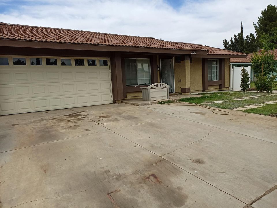 1st image of 12707 Foxdale Dr