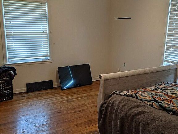 2nd image of 3604 Ashland Ave