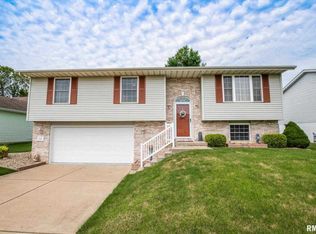 128 Lexington Dr, East Peoria, IL 61611