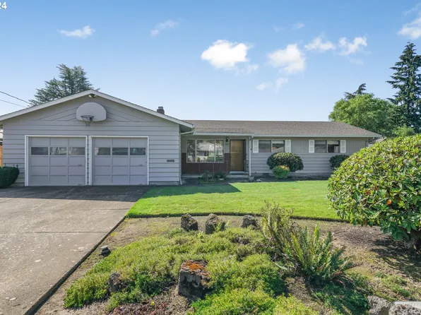 102 E 8th St, Newberg, OR 97132