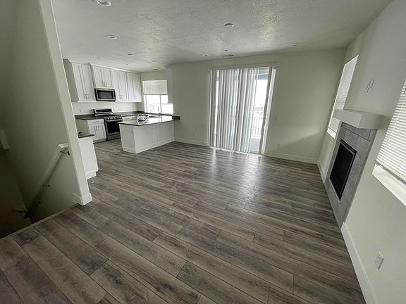 2nd image of 3208 Quarry Springs Dr