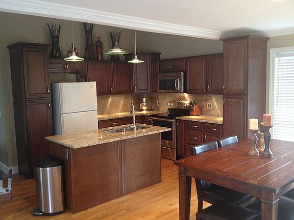 Under cabinent lighting!