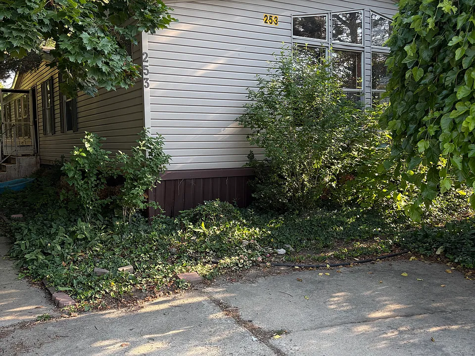 253 Jacqualyn Dr