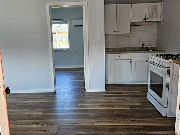 5th image of 221 Condict Dr #8