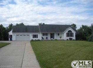 2126 Wildflower Ave, Dorr, MI 49323