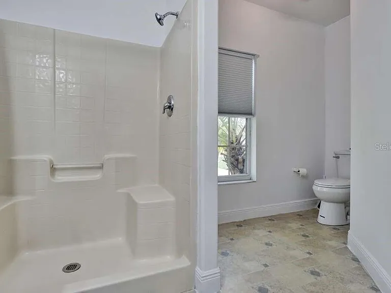 820 Grantham Dr — Photo 28
