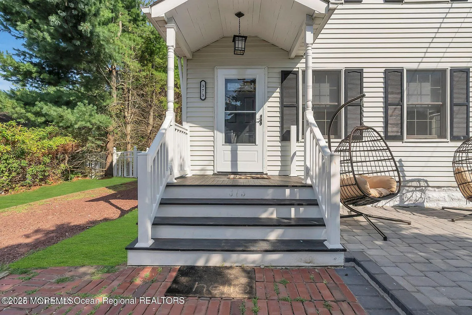 4 bed, 1953 sqft, $2,800 — Photo 2