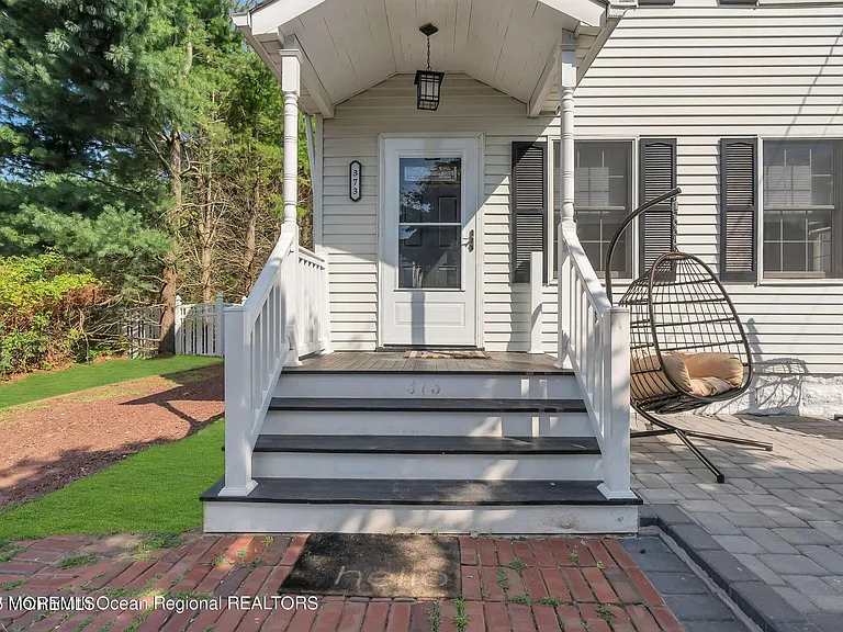 373 W Park Ave — Photo 2