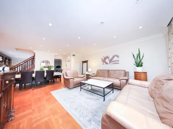 1711 Gerritsen Avenue image 5 of 41