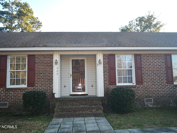 3rd image of 609 Birchwood Drive