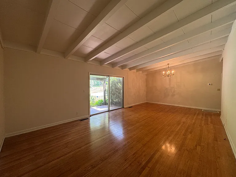 3930 Montclair Rd — Photo 49