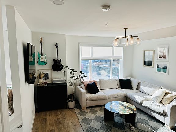 2nd image of 2035 Glenaire Dr #222