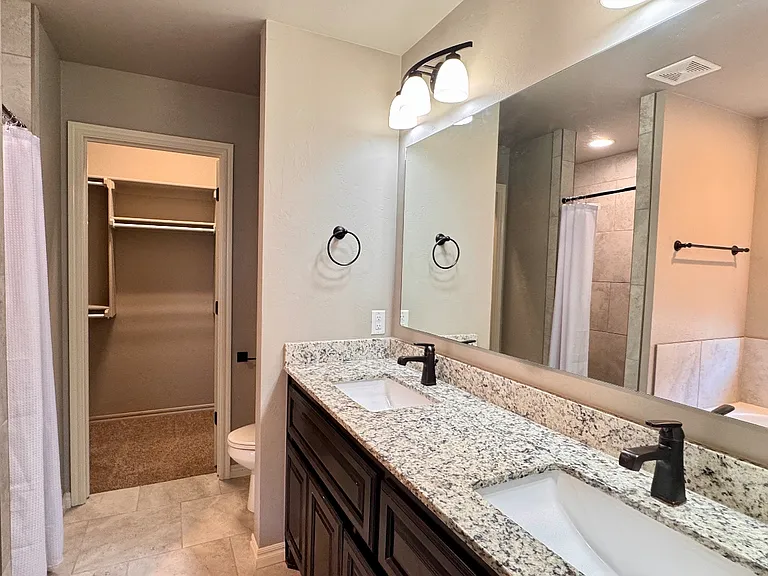 8109 NW 160th Ter — Photo 15