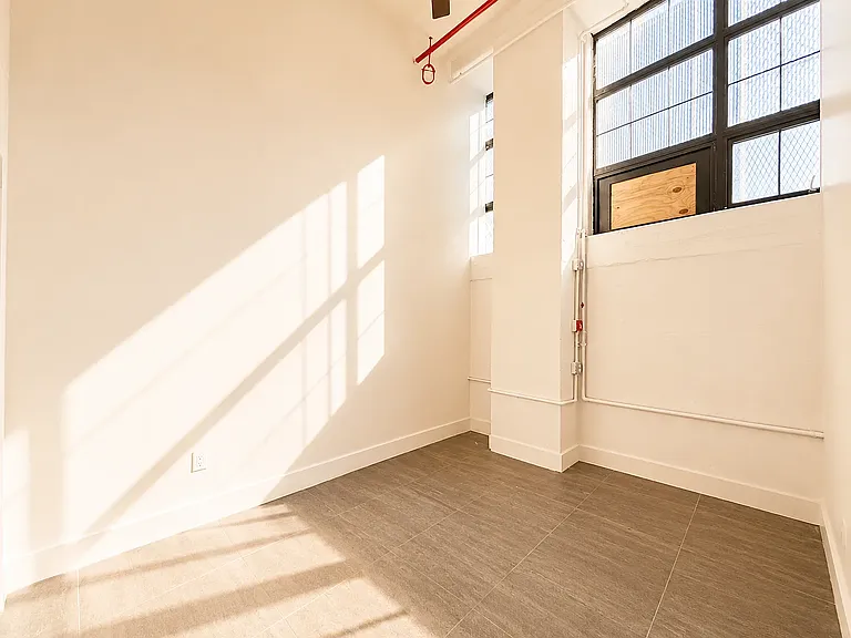 248 McKibbin St #1S — Photo 11