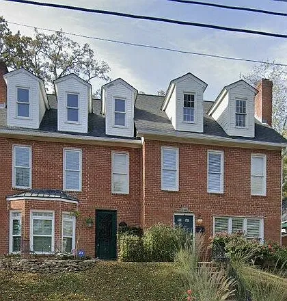 1709 Pine St — Photo 3