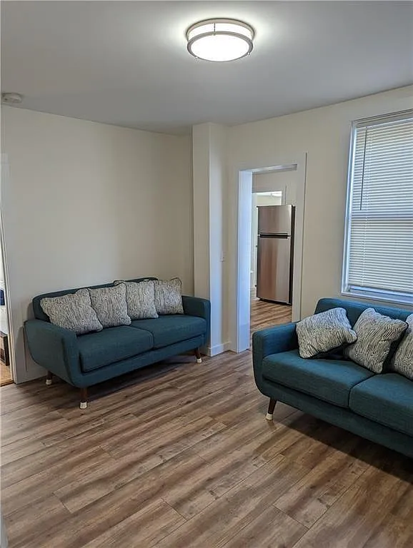 37 Ann St — Photo 2