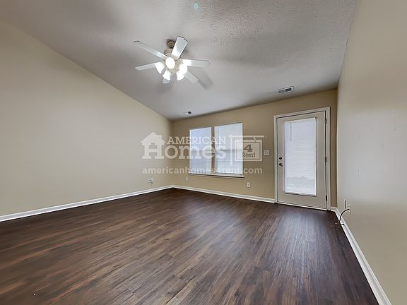 3rd image of 10506 Wintergreen Way