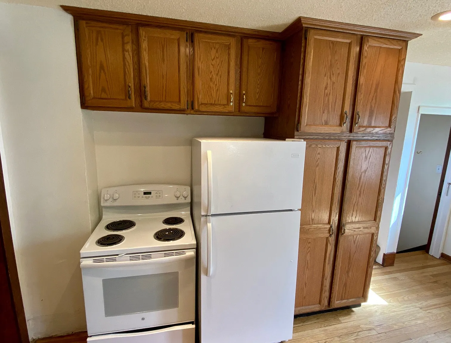 4 bed, $1,900 — Photo 4