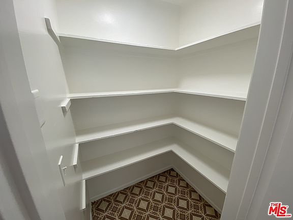 5th image of 743 N Sweetzer Ave #205
