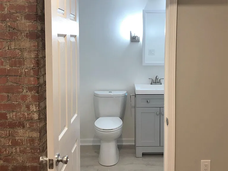 2841 N Front St #6 — Photo 24