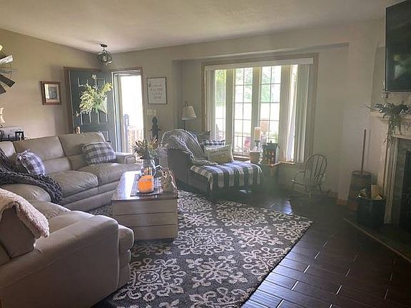 5th image of 10543 E 900th Ave