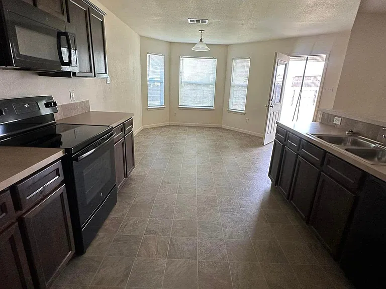 6710 Keechi Valley Dr — Photo 7