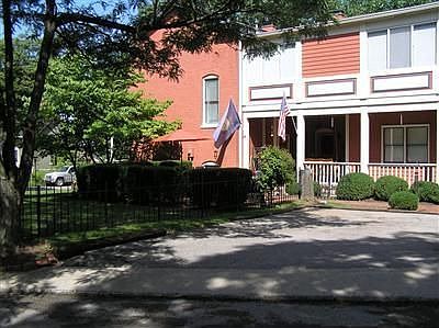 2nd image of 735 W Short St