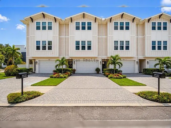 4 bed, 3.5 bath, 2405 sqft, $4,800 — Photo 1