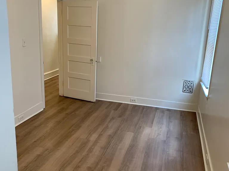 1142 Princess Ave — Photo 12