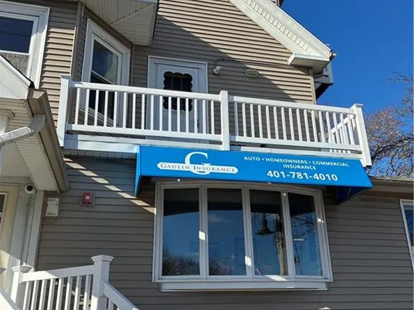 1 Rolfe Sq, Cranston, RI 02910