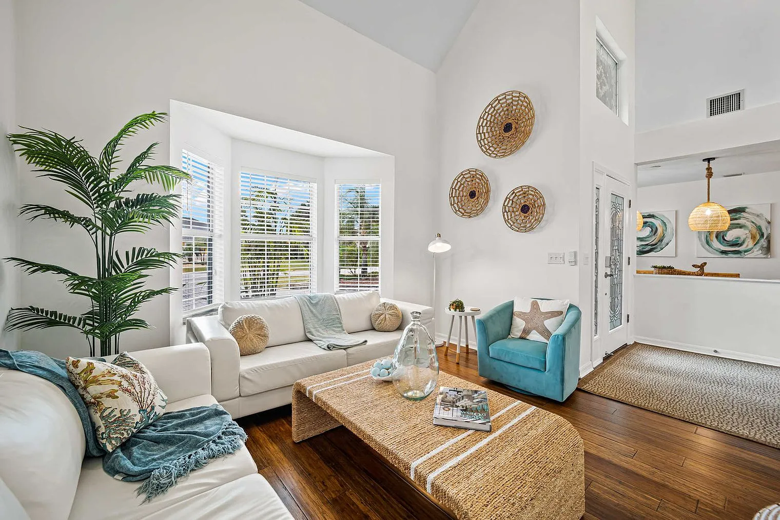 4 bed, 2.0 bath, 3993 sqft, $7,949 — Photo 1