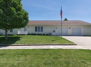 706 5th St, Parkersburg, IA 50665
