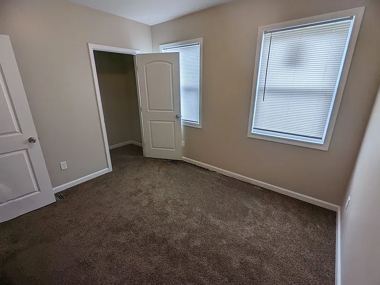 248-250 Reeb Ave — Photo 15