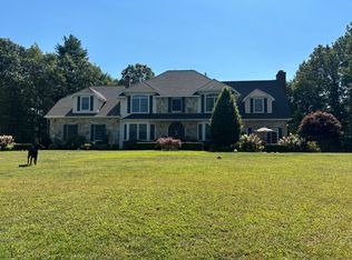 99 Carriage Ln, Roxbury, CT 06783