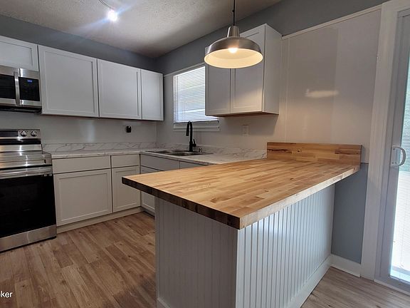 3rd image of 10607 Millers Ln