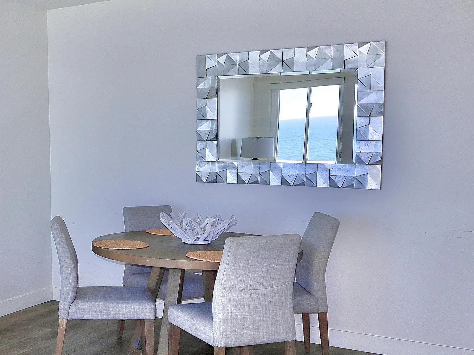 1 bed, 700 sqft, $7,900 — Photo 3
