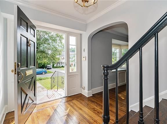 3rd image of 4 Columbus Cir