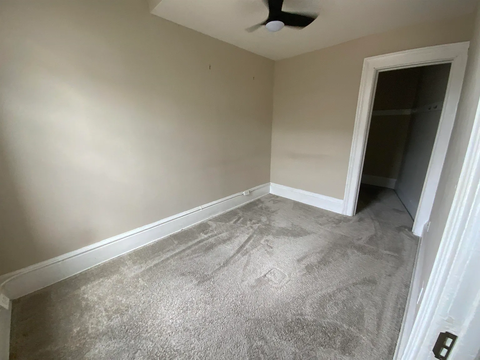 3 bed, 1.0 bath, 926 sqft, $1,500 — Photo 3