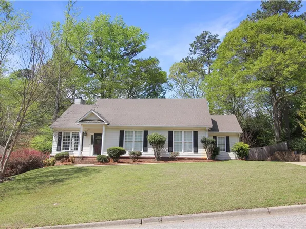 1114 Grayton Ct, Auburn, AL 36830